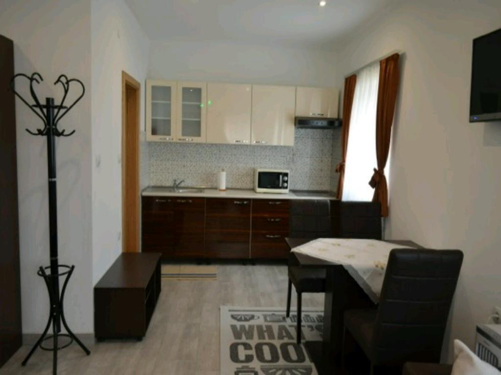 Guest House First Stop Rakovica Exterior photo